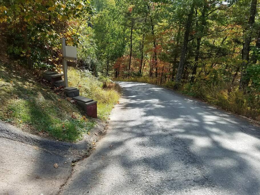 Little Cabin All To Yourself Sevierville Exterior photo