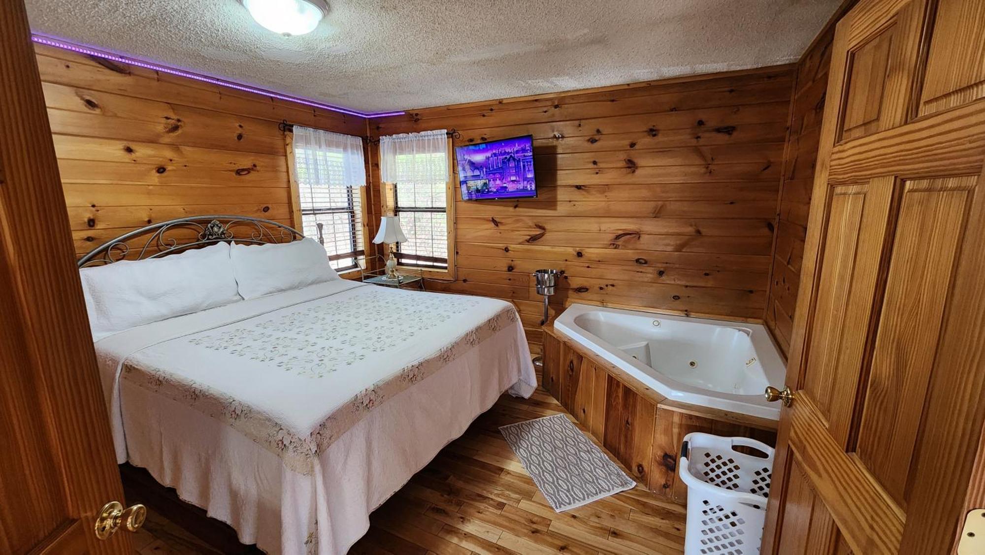 Little Cabin All To Yourself Sevierville Exterior photo